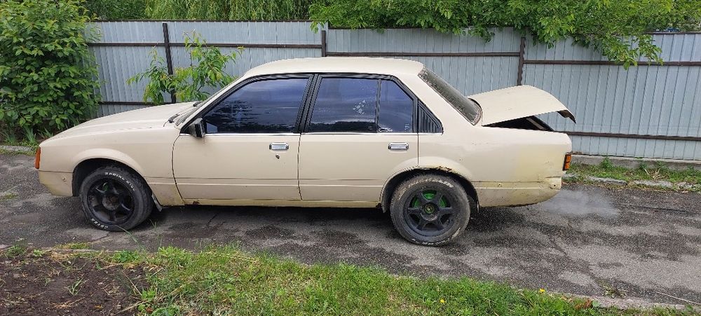 Opel Commodore 1982 року