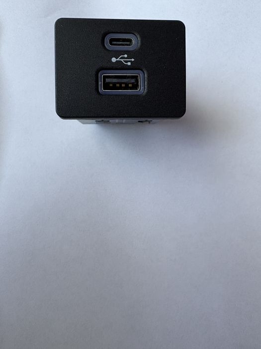 Ford USB розєм + карплей