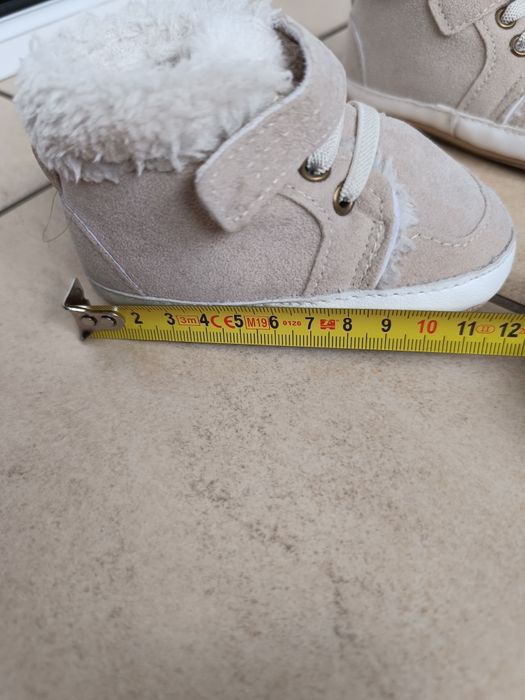 Buciki niemowlęce niechodki 6-9 miesięcy 12 cm 18/19