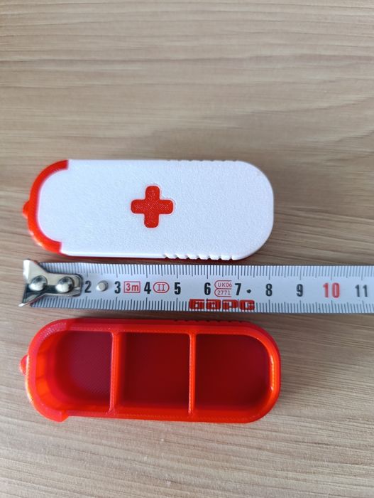 Органайзер брелок для таблеток