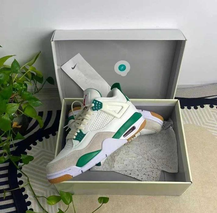 Jordan 4 Retro SB Pine Green r.38