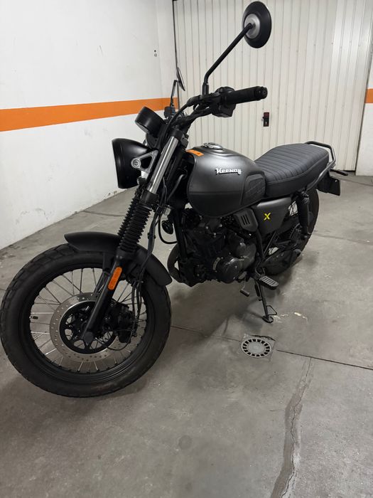 Keeway X-LIGHT 125cc com apenas 655km
