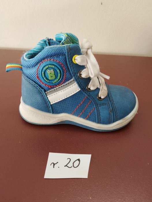 Buciki dziecięce r. 20