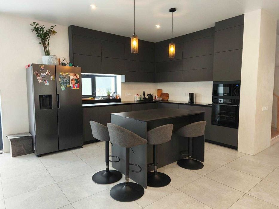 Будинок з ремонтом в котеджному містечку поруч з Києвом Дмитрівка