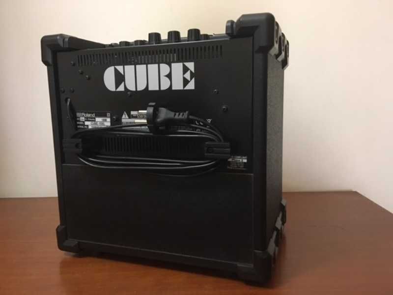 Amplificador de guitarra Roland Cube 15XL novo