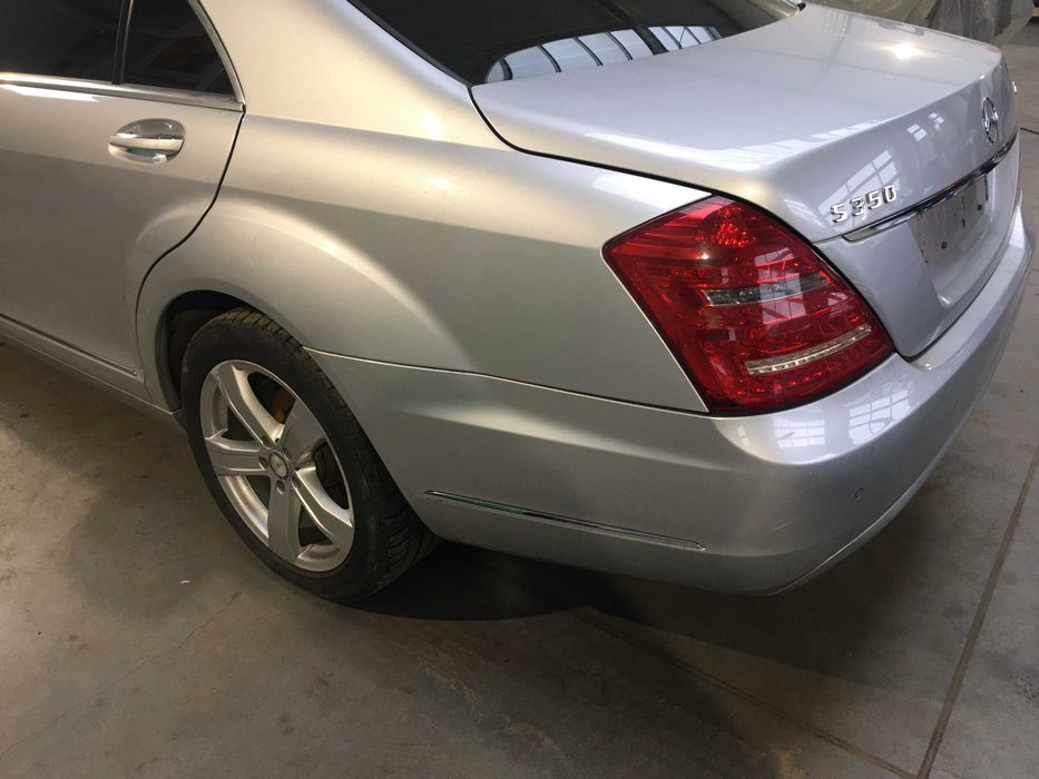 Mercedes S 221 maska lampa