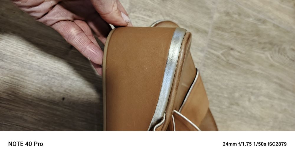 Klapki damskie na koturnie Inuovo 38