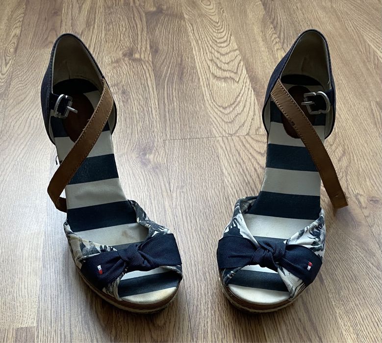 Tommy Hilfiger buty damskie letnie ba koturnie sandałki