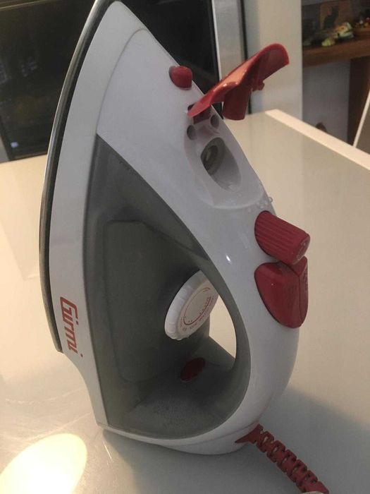 Ferro de engomar Novo
