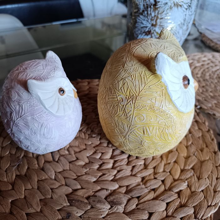 Conjunto de corujas com padrões trabalhados