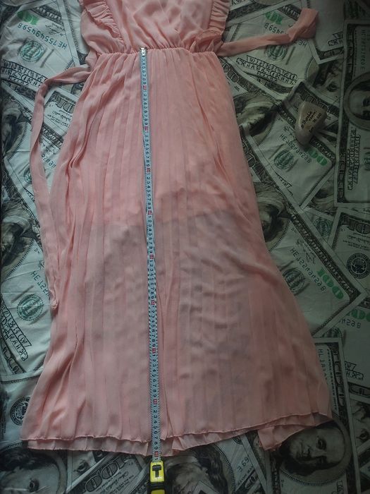 Delikatna sukienka na wesele lub komunię