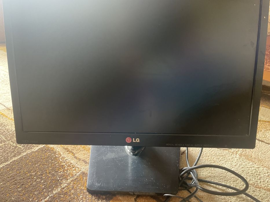 Monitor LG Flatron 19EN33ES
