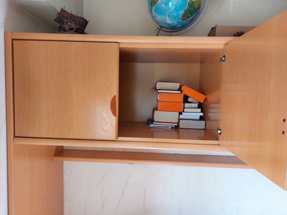 Móvel de Arrumação Estúdio em madeira cerejeira