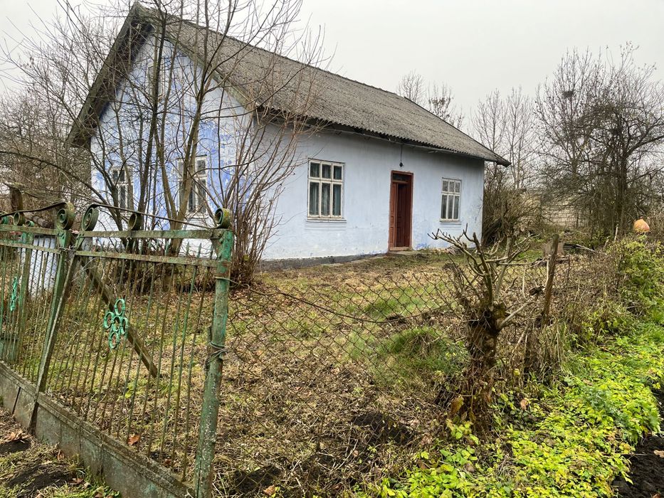 Житловий будинок ( потребує капітального ремонту)
