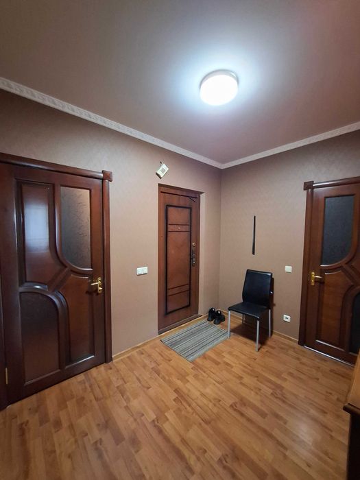 Оренда 3-кім. Драгоманова 1-б  метро Позняки  Дарницький район