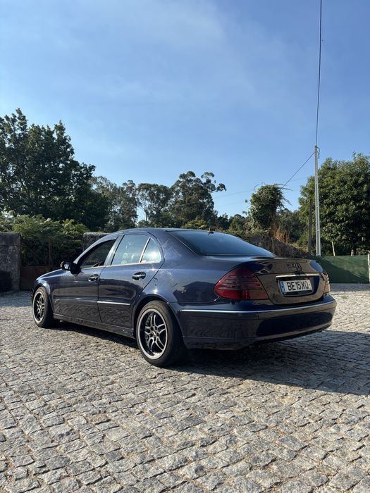 Mercedes-Benz Classe E 270 — fotografia 11