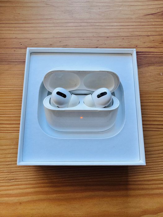 Apple AirPods Pro w/ MagSafe