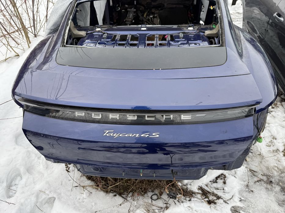 Кришка багажника для porsche taycan колір M5D