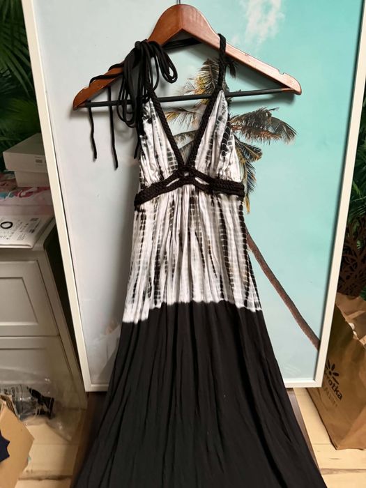 Piękna sukienka m marki calzedonia