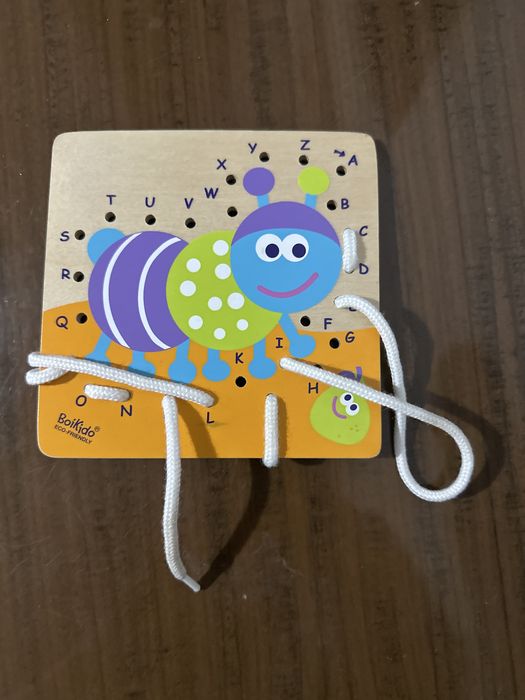 Drewniana sznurowanka stonoga