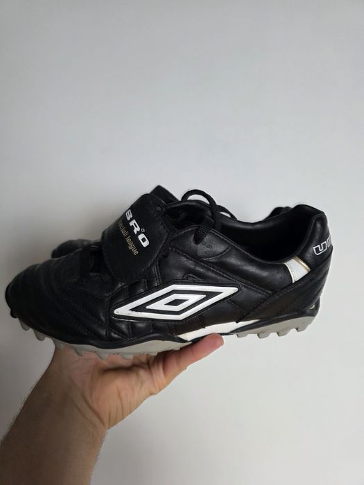 Buty koreczki firmy Umbro używane 41