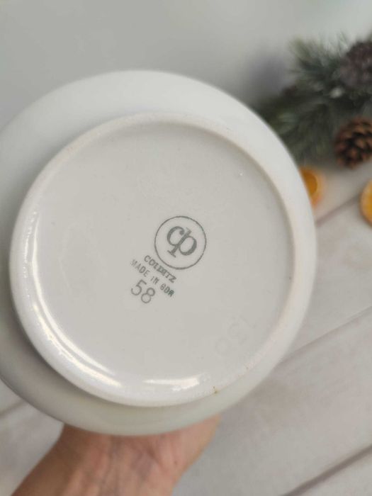 Czajnik, dzbanek, imbryk porcelanowy na kawę lub herbatę