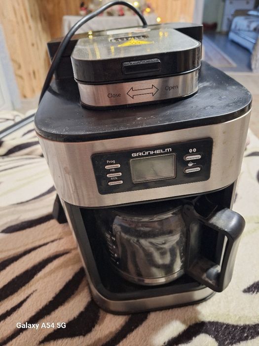 Кавоварка з подрібненням зерен