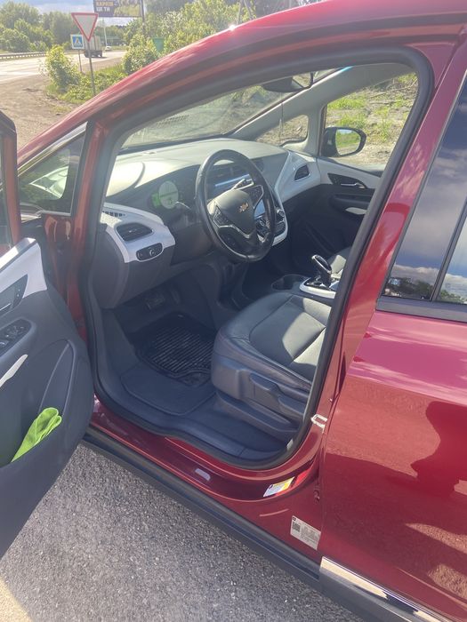 Продам CHEVROLET bolt ev