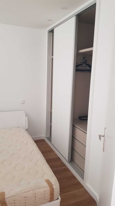 Aluga-se apartamento