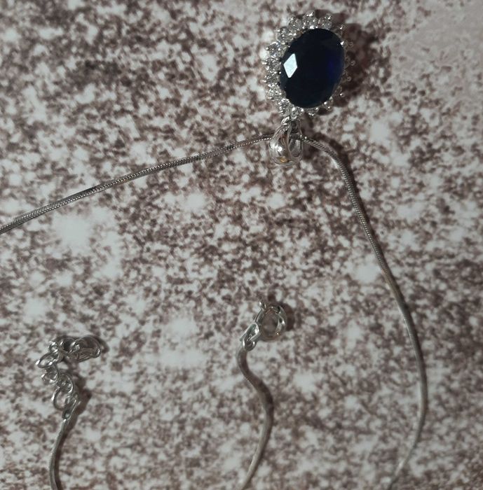 серебряная цепочка с кулоном