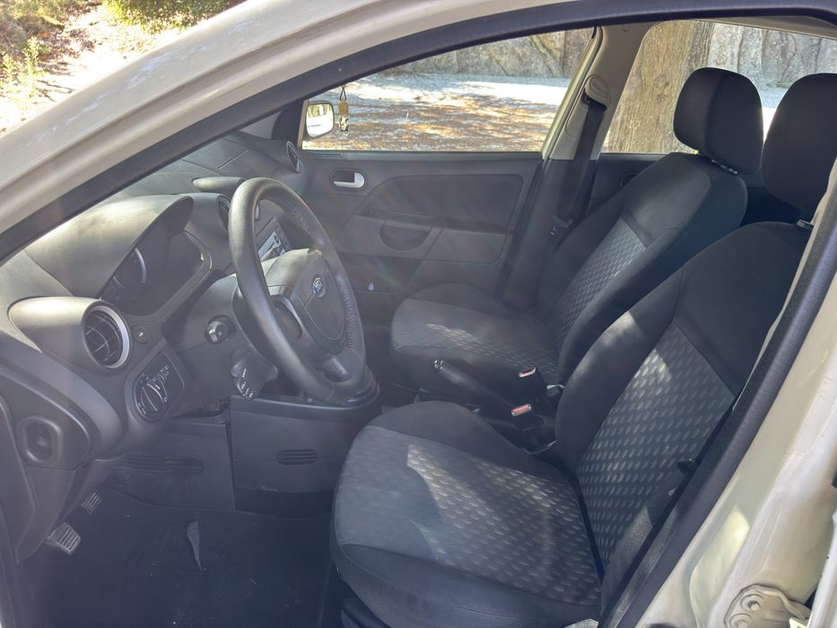 Ford Fiesta 1.4 tdci — photo 5