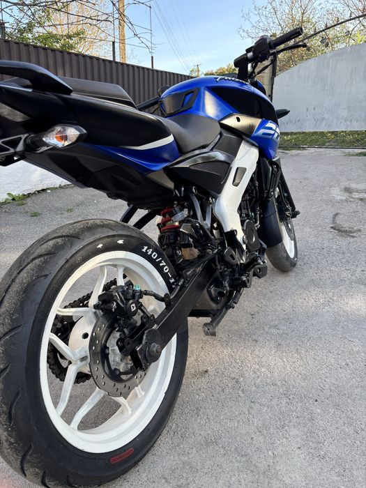 Bajaj  pulsar  ns200