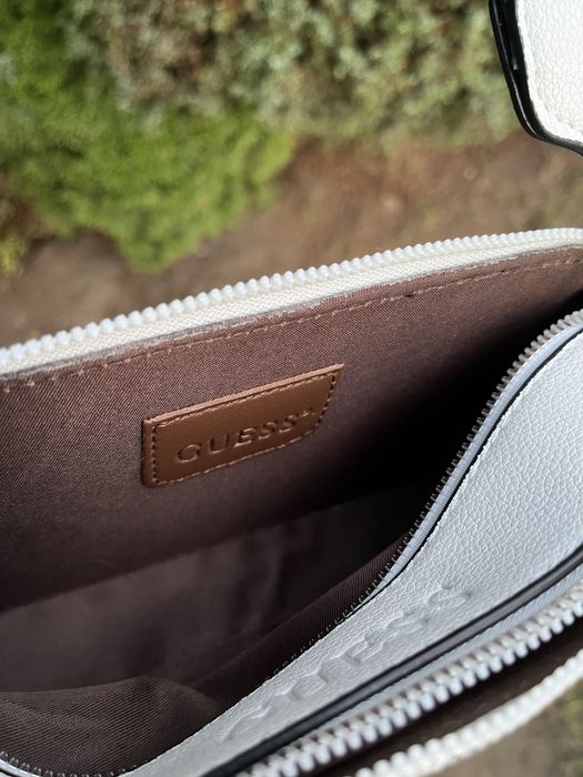 Жіноча сумка Guess