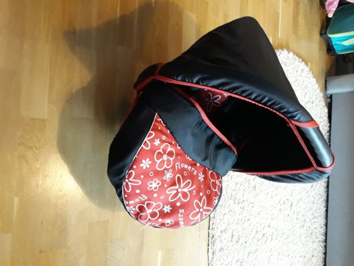 Fotelik, nosidełko do samochodu