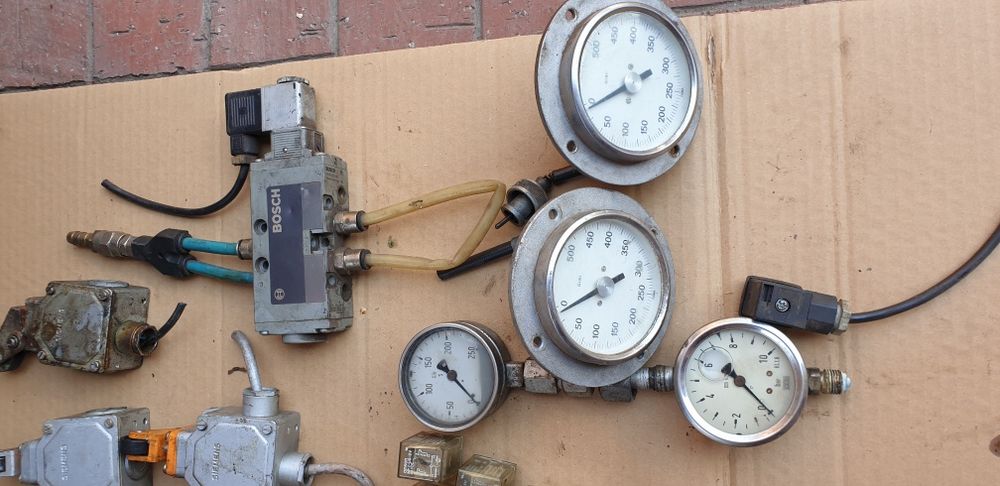 Концевик выключатель концевой Siemens манометр