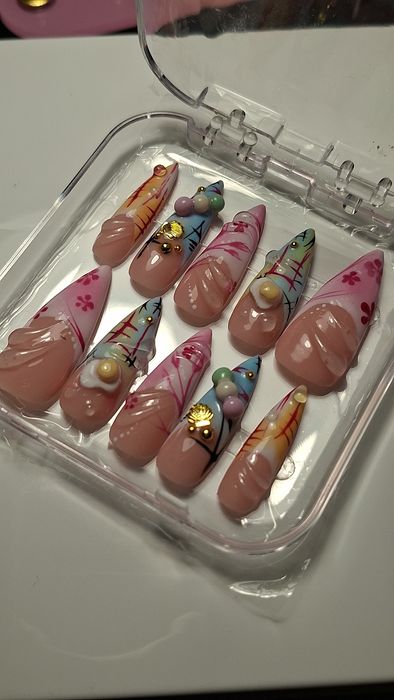 Press on nails na zamówienie