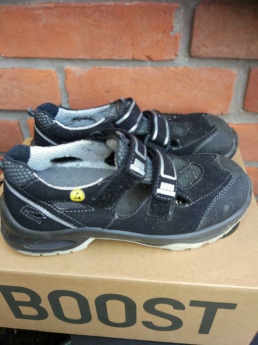 Buty bezpieczne wzmacniane