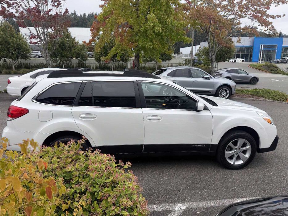 Subaru Outback 2.5i Limited      2013