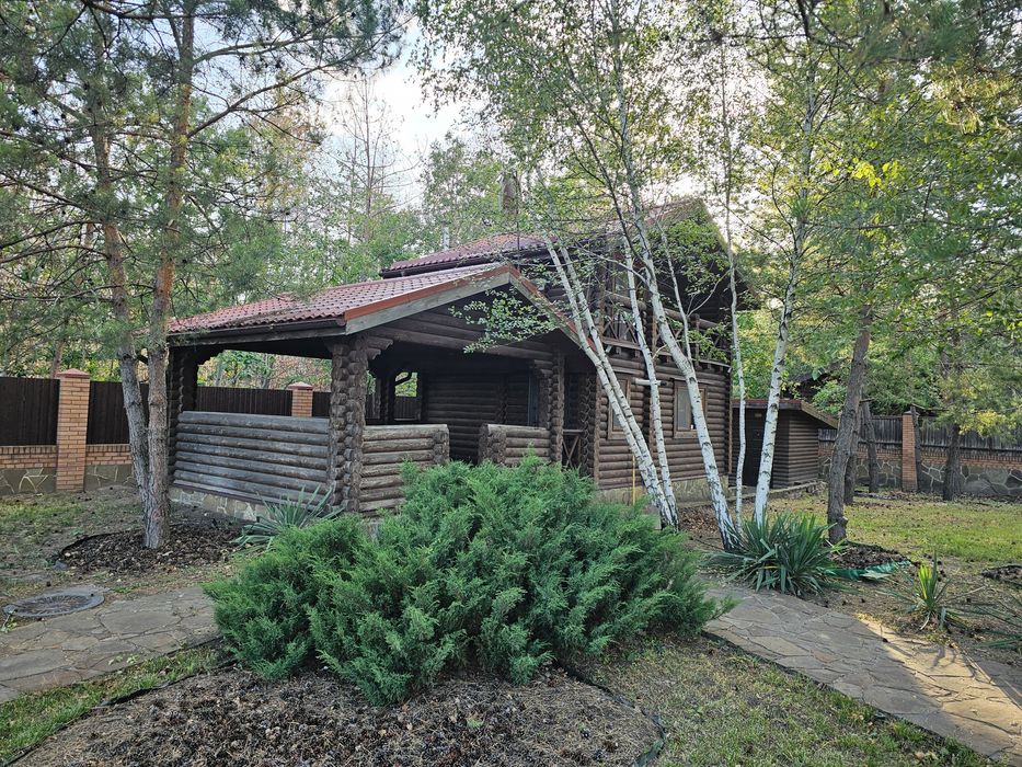 Будинок зі зрубу+гостьовий будинок,15 соток