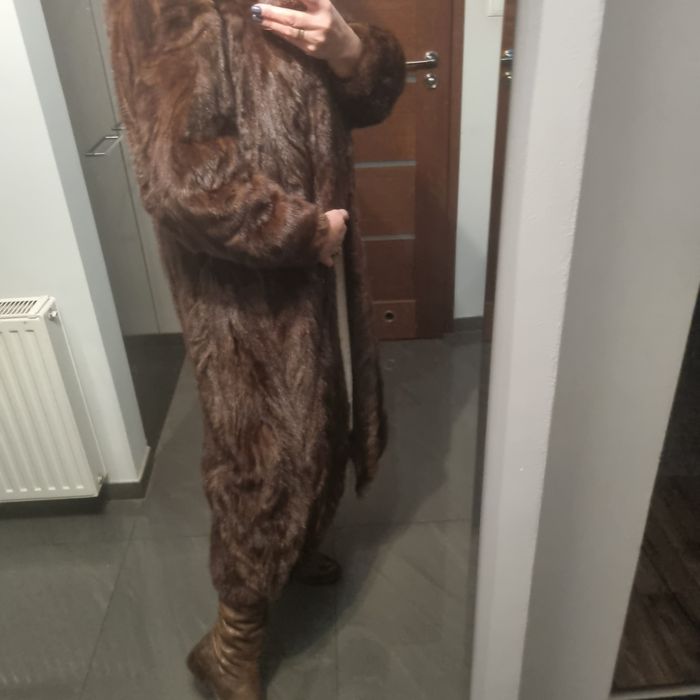 Futro z  norek brązowe, długie,