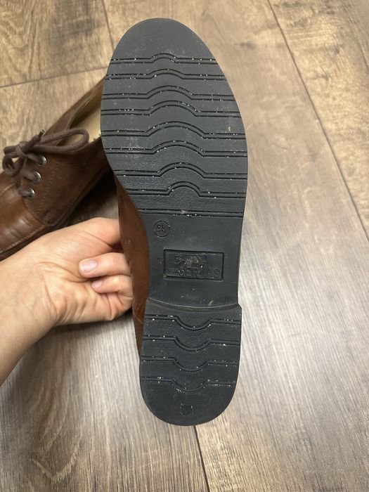 Жіночі шкіряні туфлі-оксфорди від італійського бренду