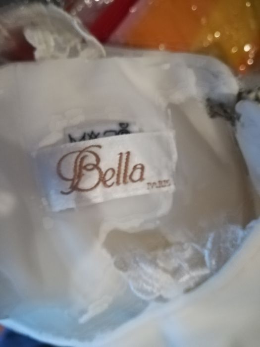 Vestido de noiva com véu