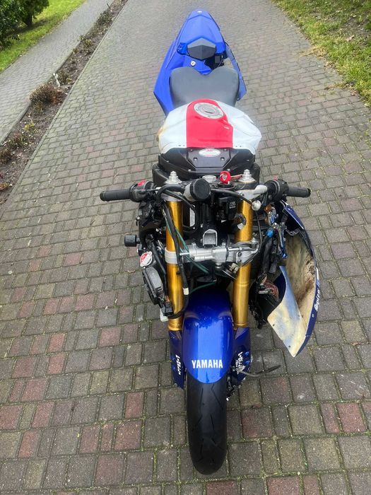 Yamaha R1 RN 22. 10 rok