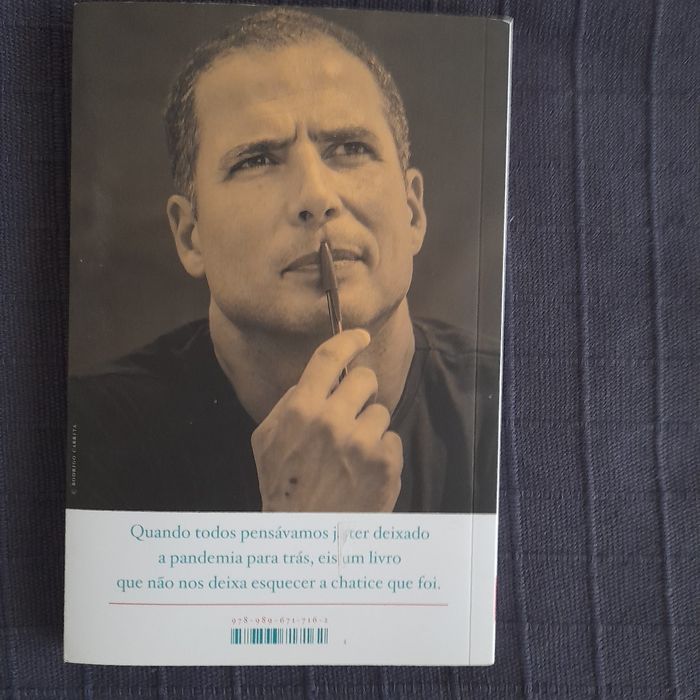 Livro de Ricardo Araújo Pereira