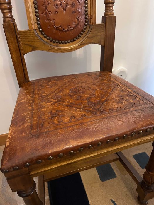 Mesa de Jantar 185 × 95 cm + 8 Cadeiras Clássicas