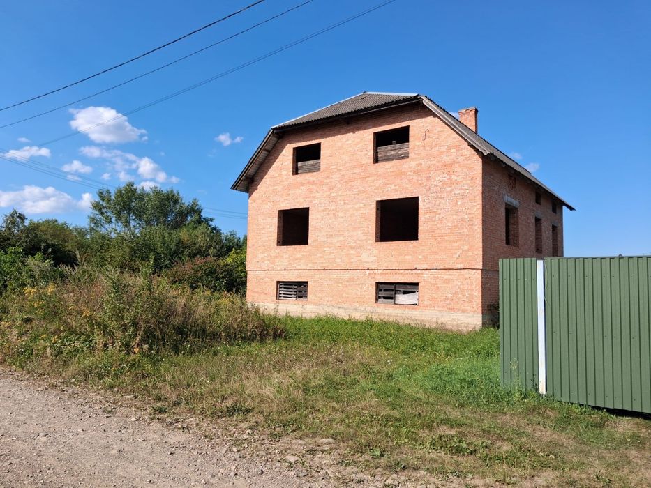 Продам не завершену будівлю