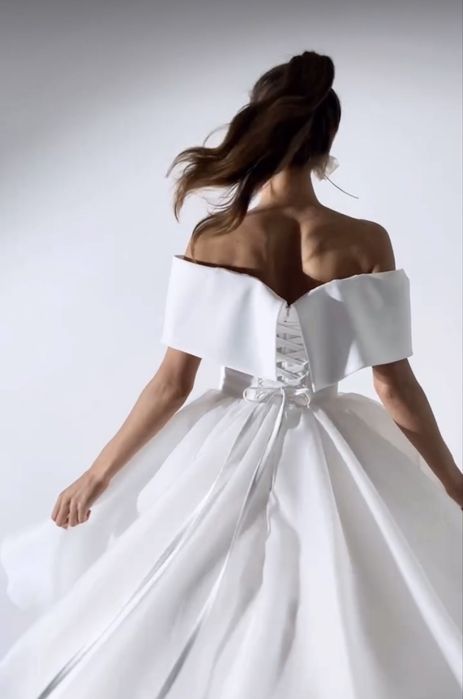 Продам випускну сукню міді