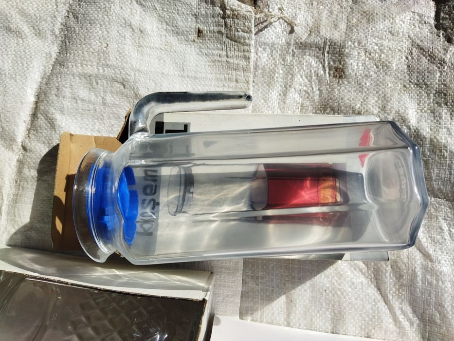 Набори скляної посуди.