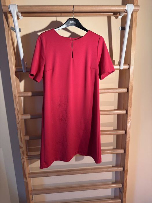 Sukienka czerwona z Quiosque rozm 42