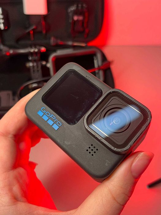 Екшн-камера GoPro Hero 10 з штативчиком